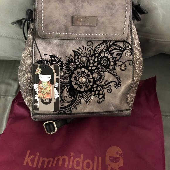 Akira – Silver Signature Backpack - Picture 7 of 10